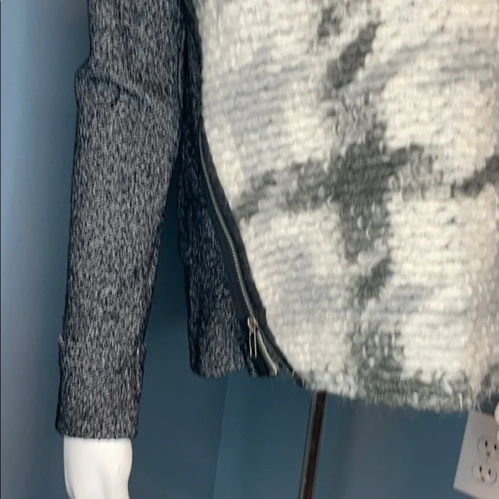 ANTHROPOLOGIE Dolan Houndstooth Boucle Sweater - Image 3