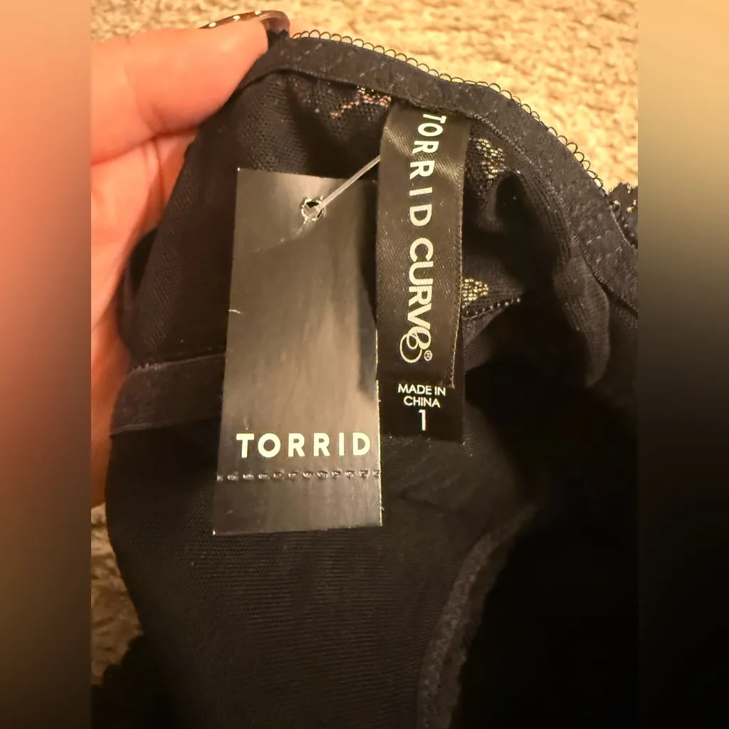 Torrid Unlined Rich Black Lace Bralette with adjustable straps - size 1 NWT - Image 6