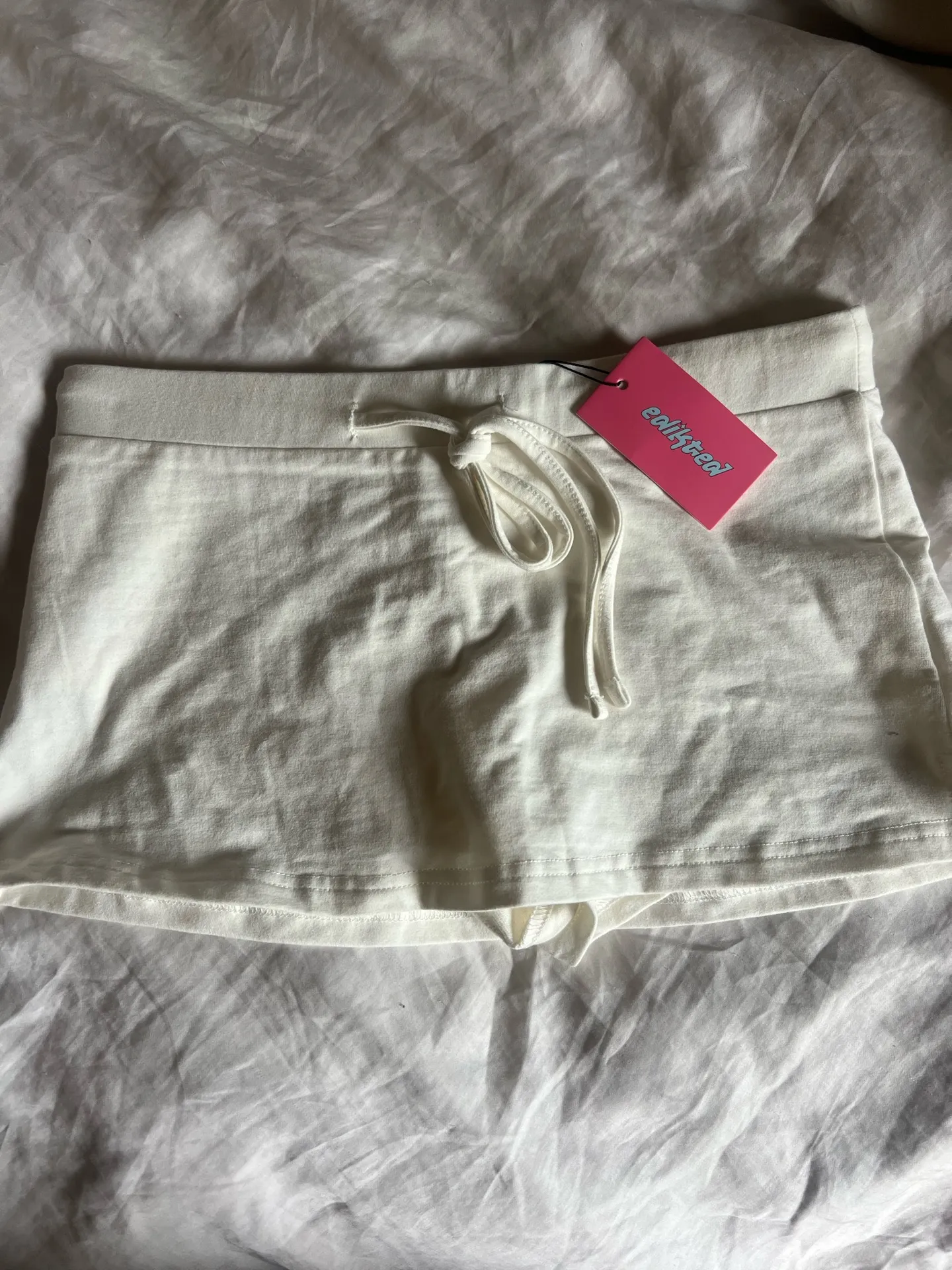 Edikted White Mini Skirt Low-Rise - Image 2