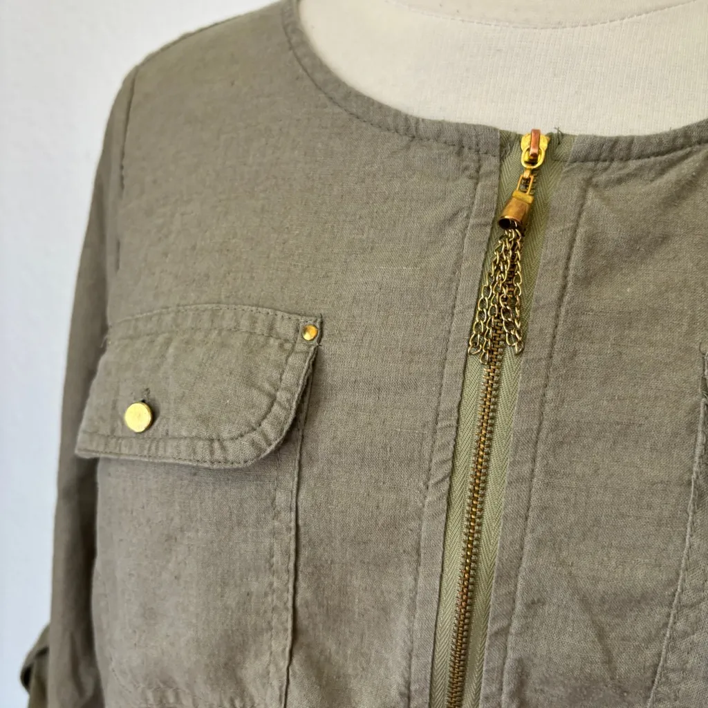 Solid Dark Green Zipper V - Image 3