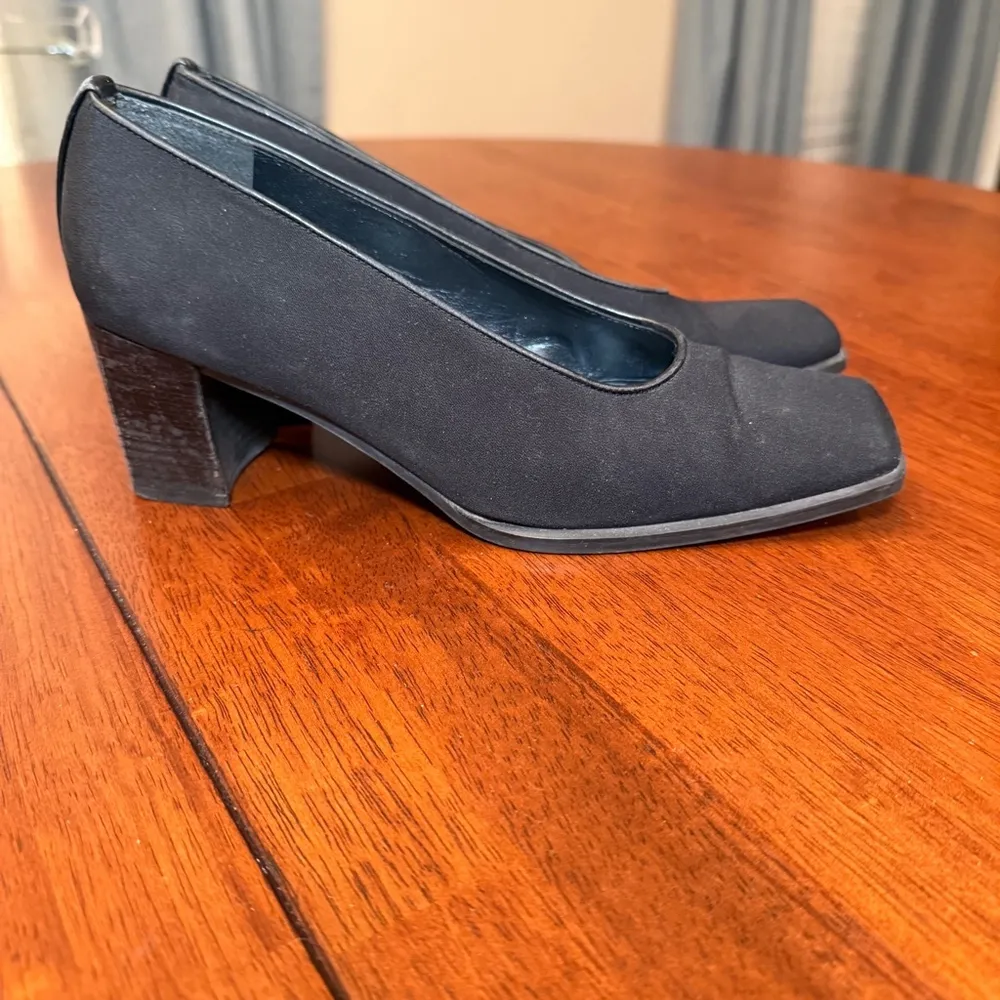 Stuart Weitzman Black Square Toe‎ Fabric Low Heel Pumps Shoes Size 7 - Image 5