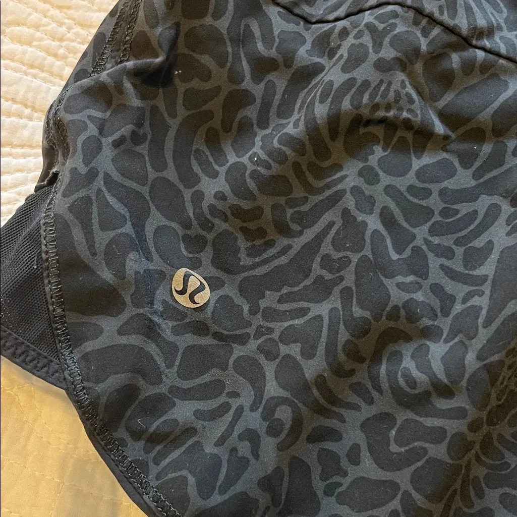 lululemon athletica reversible Patterned Black and grey Athletic Shorts - Image 4