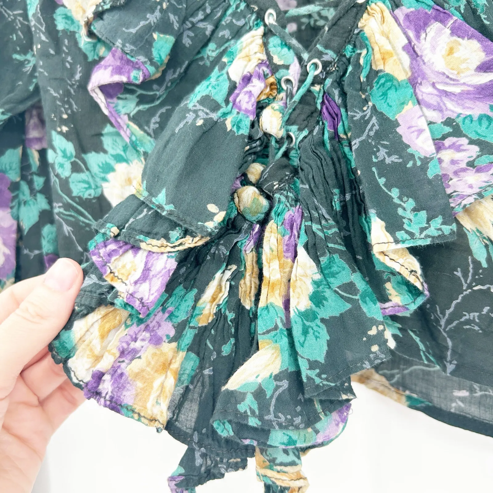 Symbol 2000 Womens‎ Y2K Vacay Resortwear Ruffled Floral Cropped Blouse Size M Black Size M - Image 5