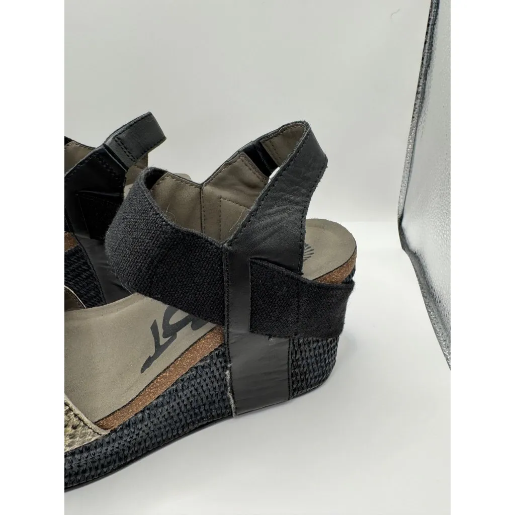 OTBT Sandals Women 7.5 M Black Snakeskin Print Platform Bushnell‎ Wedge Shoes - Image 3