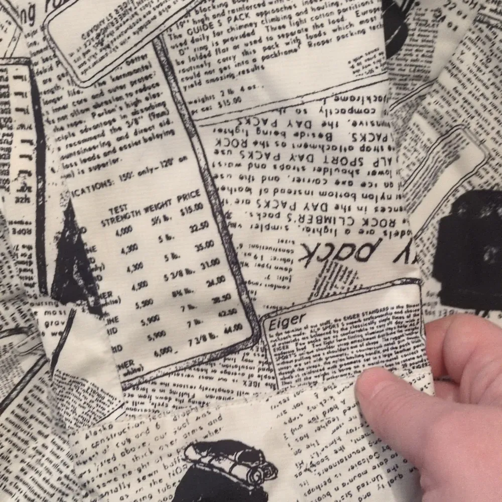 The North Face limited edition Berrien Jacket Newspaper Print Hooded size small - Image 4