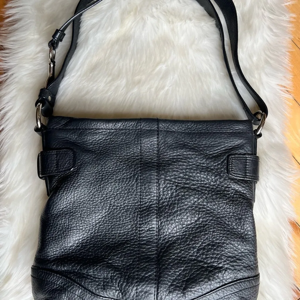 Coach Black Pebbled Leather Crossbody Bag – Style F19722 – Silver Chain Detail - Image 5