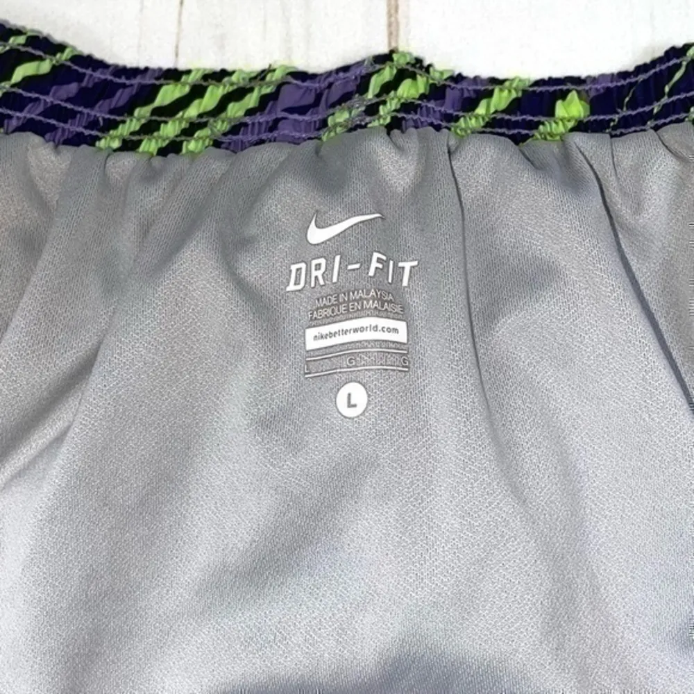 Nike athletic shorts - Image 4
