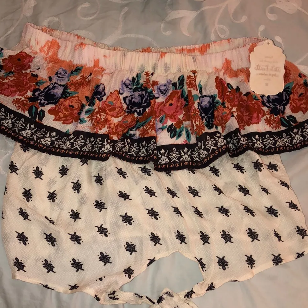 Off the shoulder ruffle top - Image 4