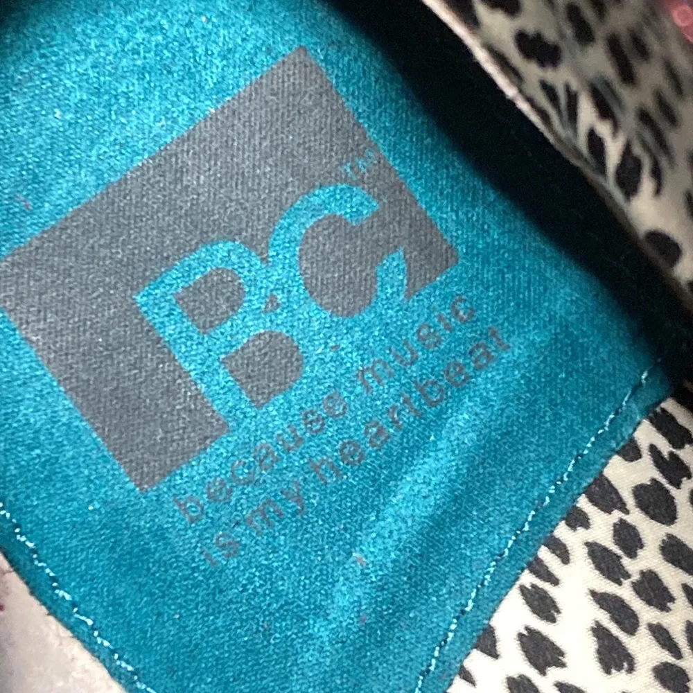 Red Suede BC Because Music Is My Heartbeat Wedge Bootie Size 7.5 - Image 5