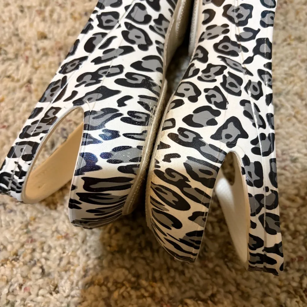 Crocs Animal Print Cheetah Leopard Flats - Image 9