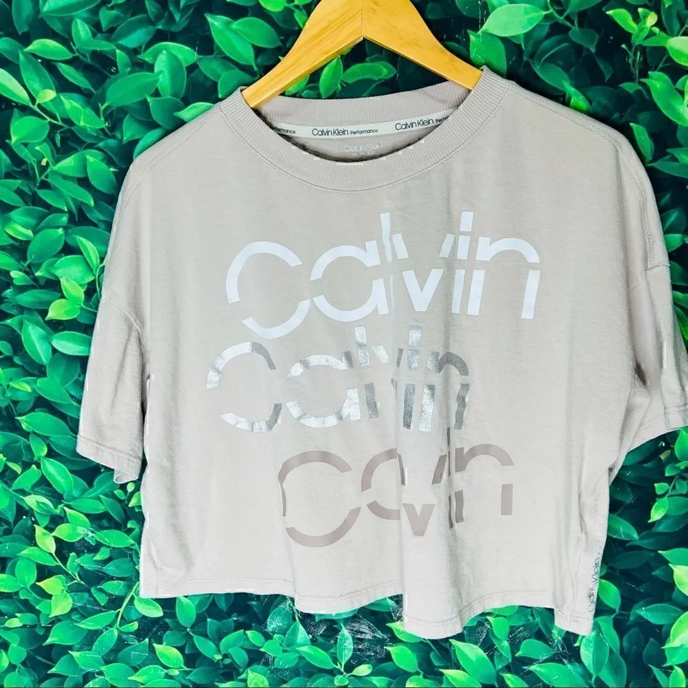 Calvin Klein Performance pink / blush cropped style top size M - Image 6