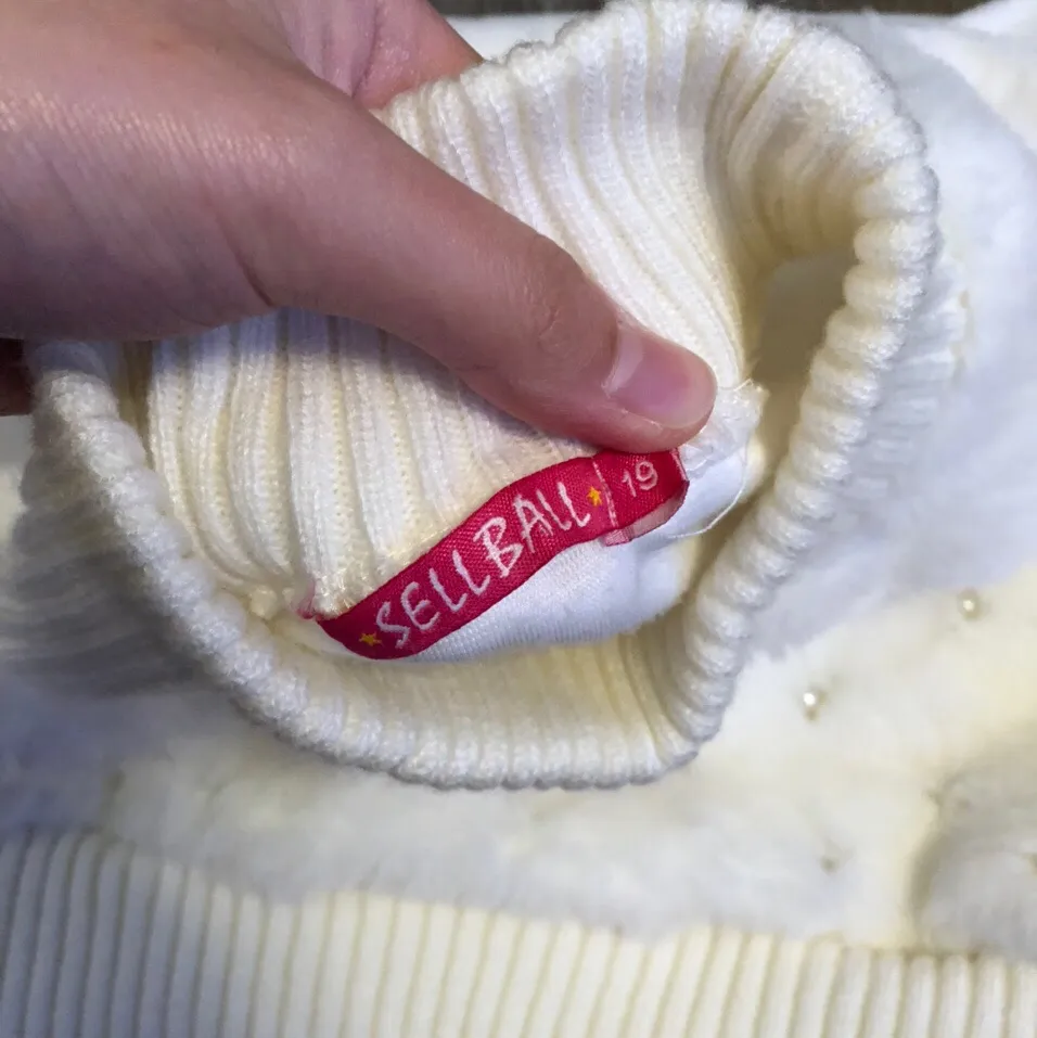 beautiful fluffy white pearl sweater - Image 4