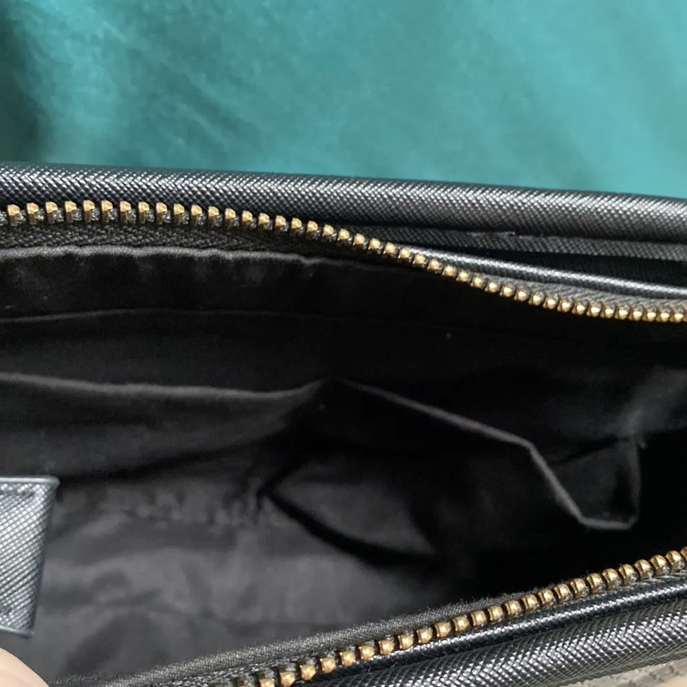 bebe Black and Gray Snake Python Print Emily Crossbody Bag Everyday Purse - Image 8