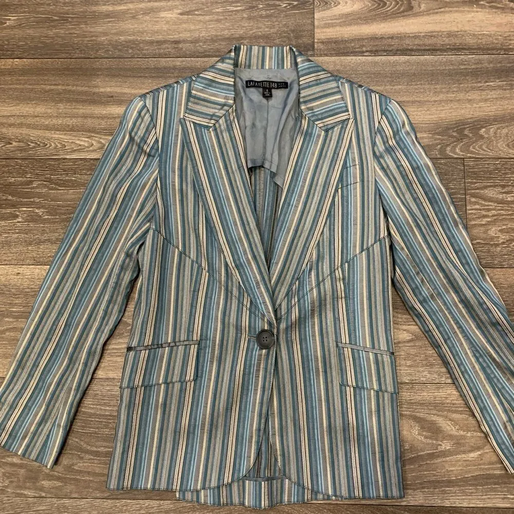 Lafayette 148 New York Blazer. Size: 0. - Image 6