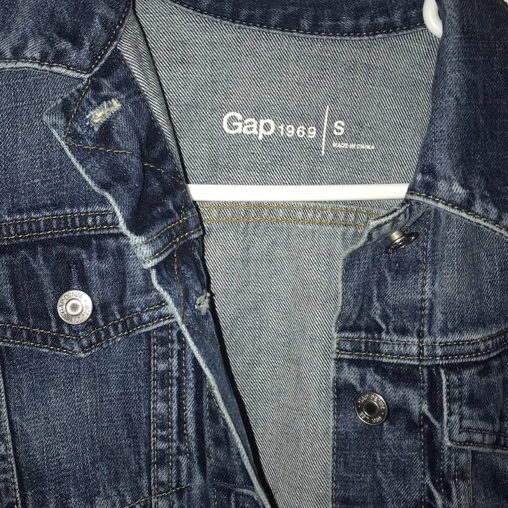 Gap jean jacket size S - Image 2