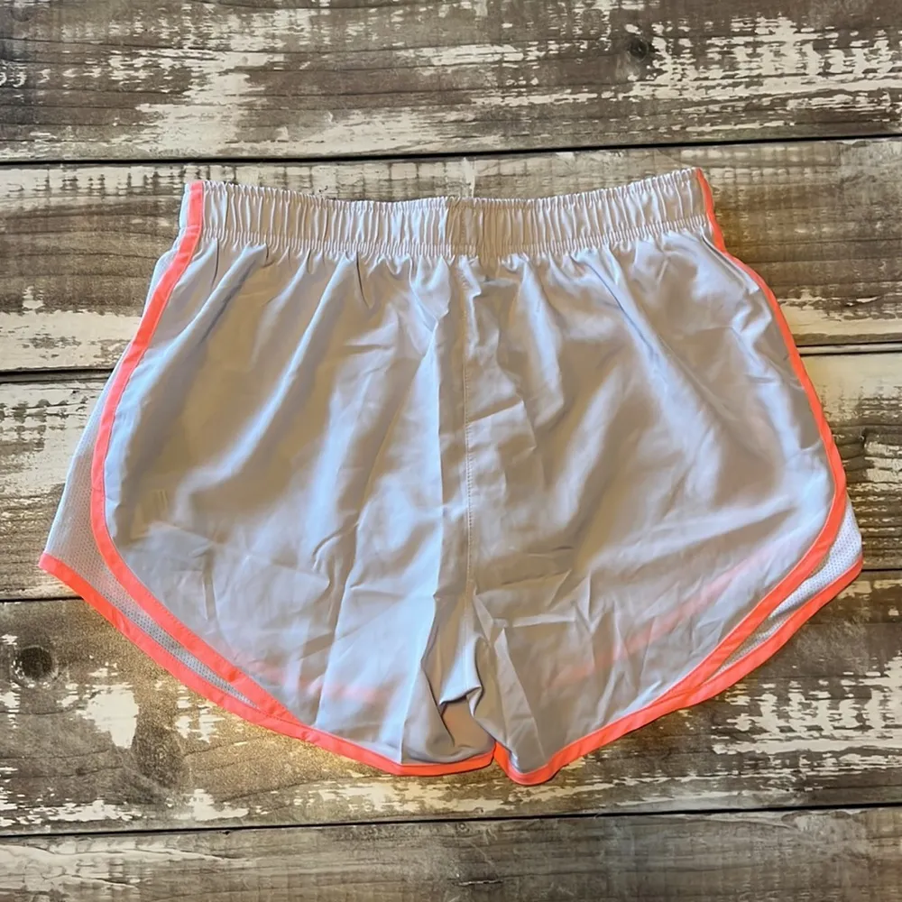 Nike Shorts Size: M Color: Light Grey - Image 2