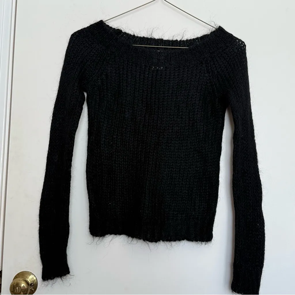 Old Navy Black Women's Crew Neck Sweater - Image 4