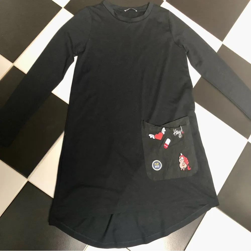 Long Sleeve Mini Dress Black Casual Fabric Patch Appliqués Crewneck sz Med - Image 4