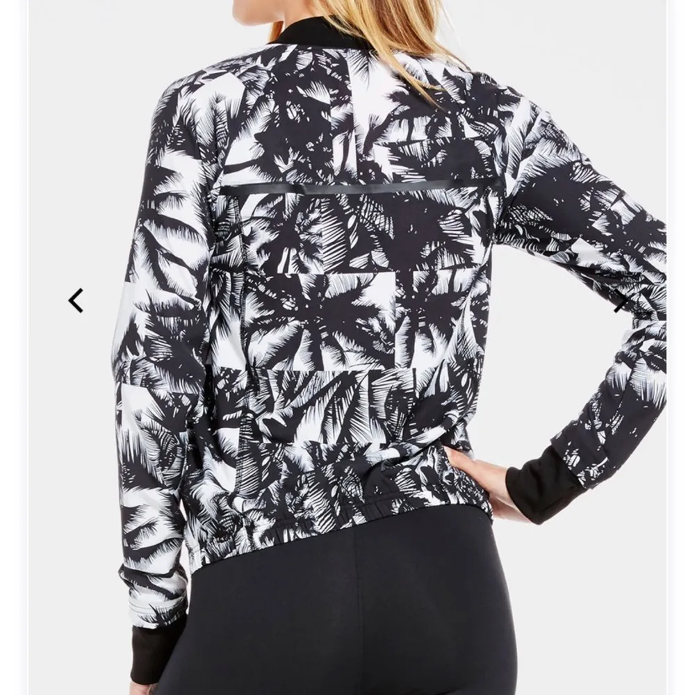 Fabletics Diana Bomber Jacket.  Size Medium. EUC - Image 2
