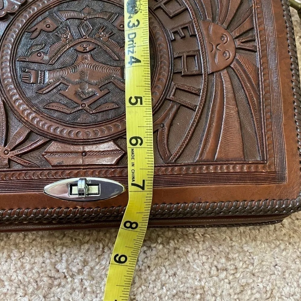 Vintage Brown Leather Hand Tooled Purse - Image 10