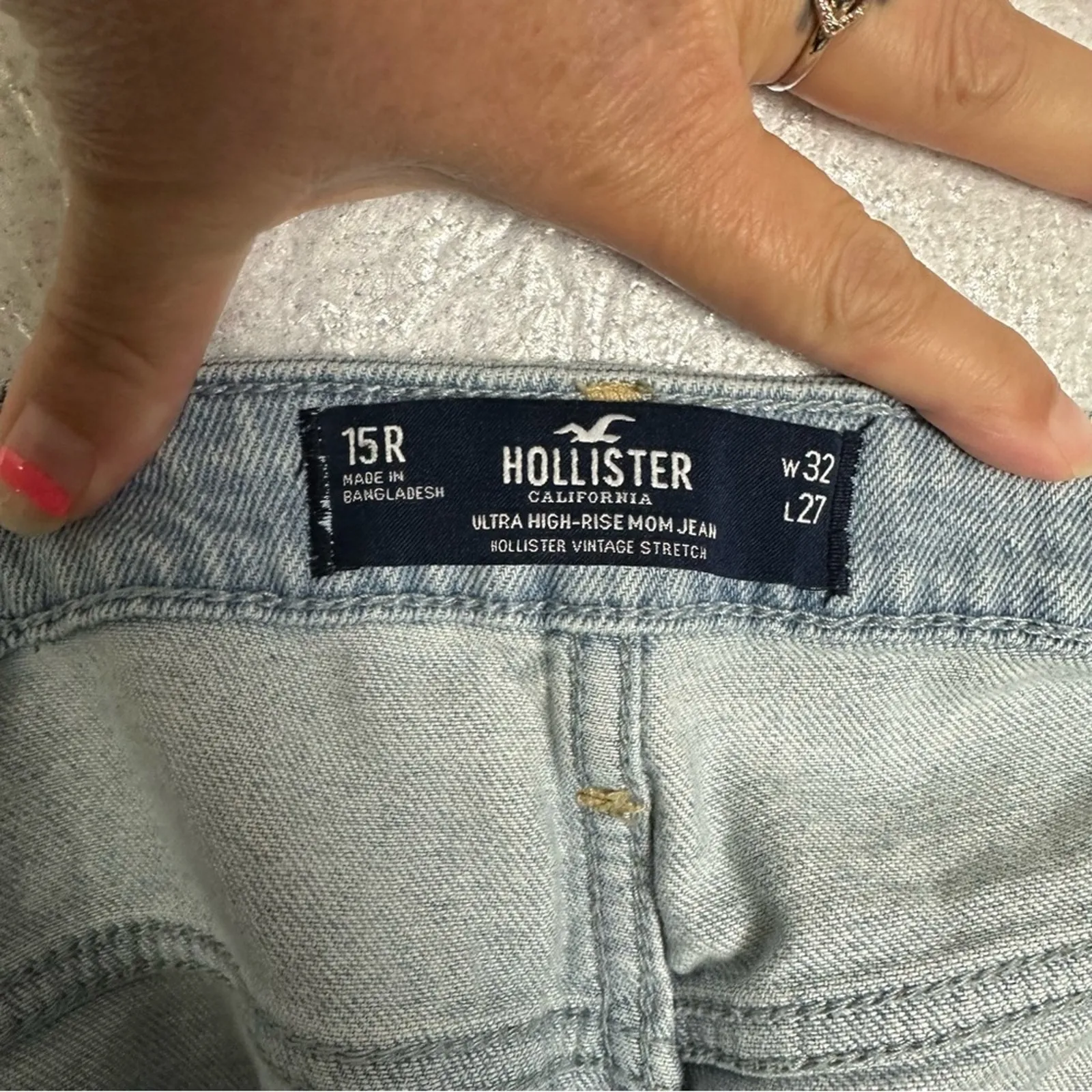 Hollister Ultra High Rise Mom Jeans Vintage Stretch Raw Hem Light Wash Size 15R - Image 5