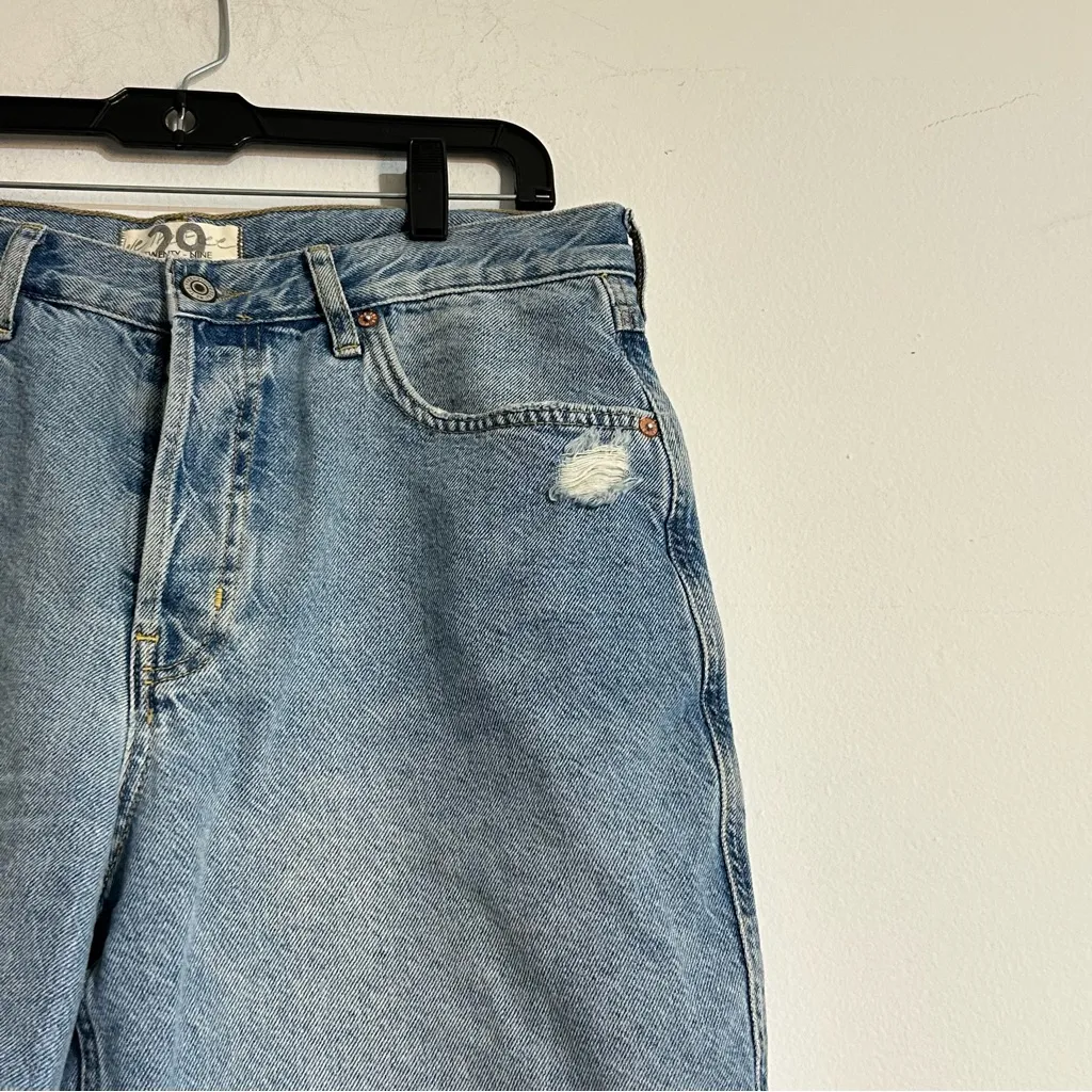 Free People Cut Off Distressed Light Wash Bermuda Denim Shorts Size 29 Festival - Image 6