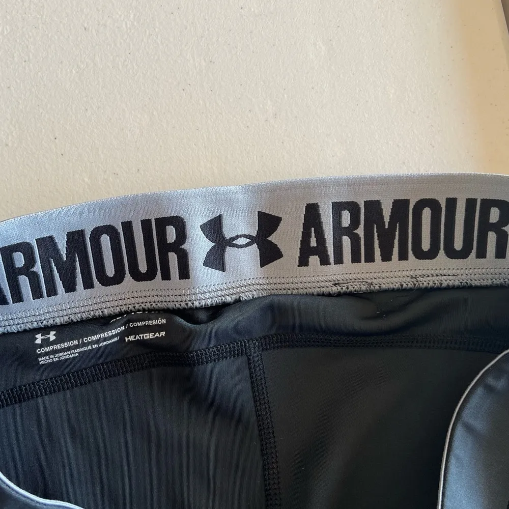 Under Armour Women’s Black/Grey/Pink Yoga Pants/Leggings - Image 3