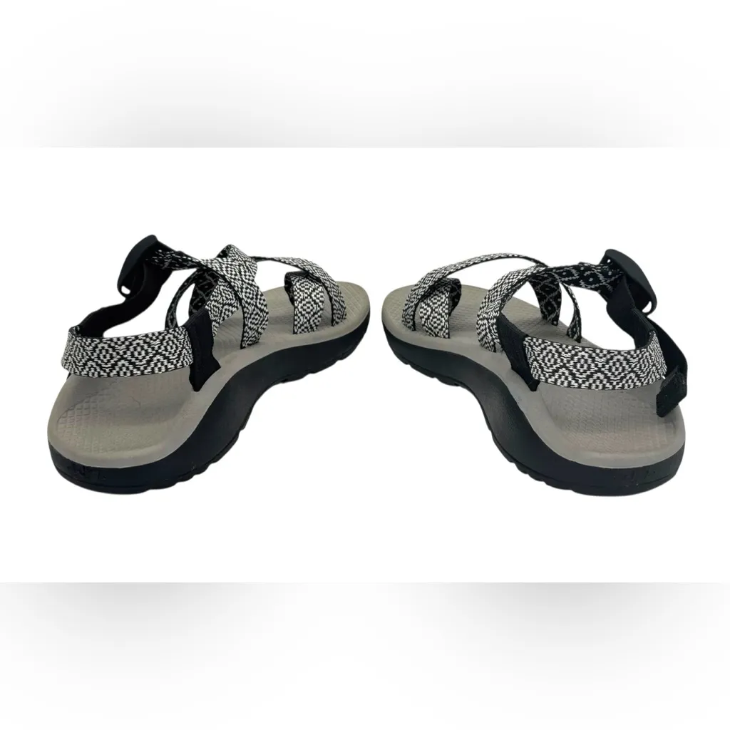 Chaco Women's Z/2 Classic Outdoor Sandal White Black Geo Pattern Womens Size 7 - Image 13
