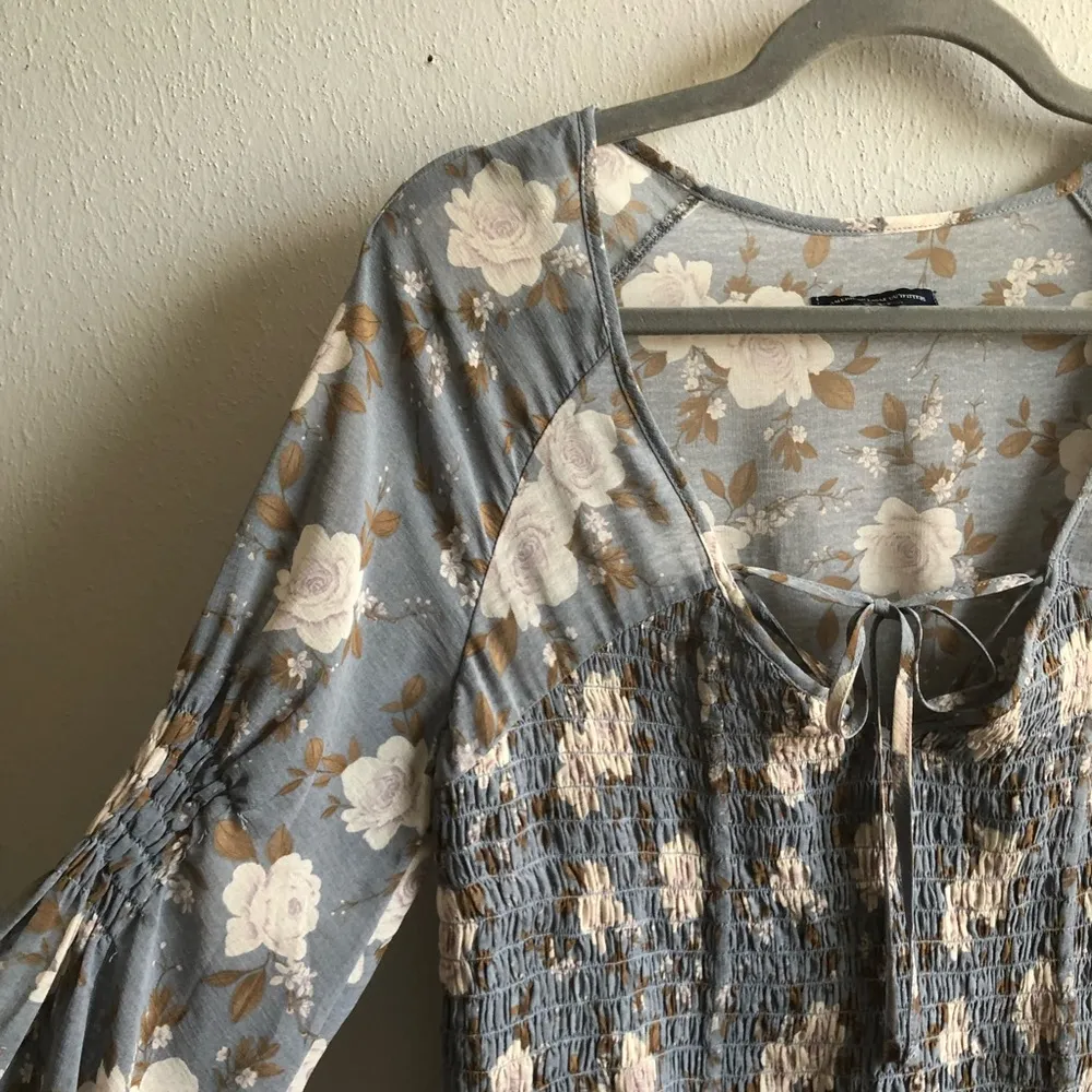 American Eagle Outfitters Blouse Floral Peplum S - Image 4