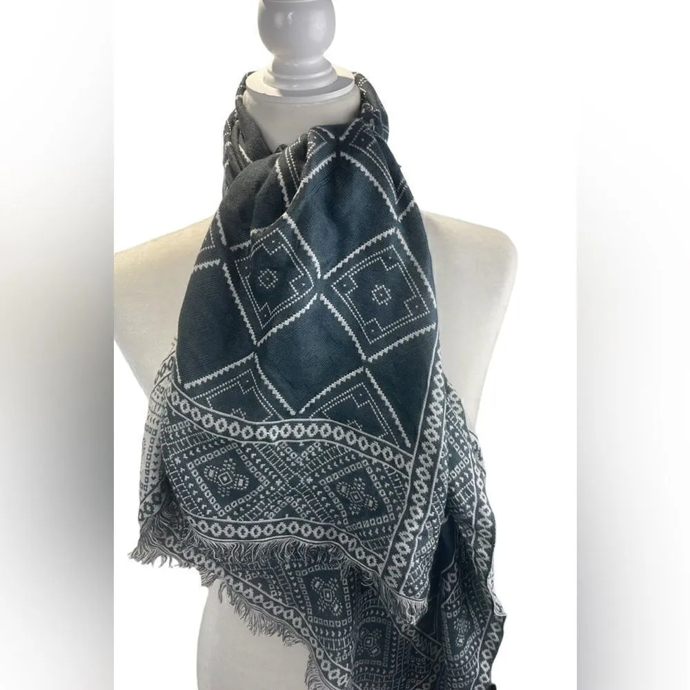 SCARF Boho Paisley Reversible design Gray and White eyelash fringe - Image 2