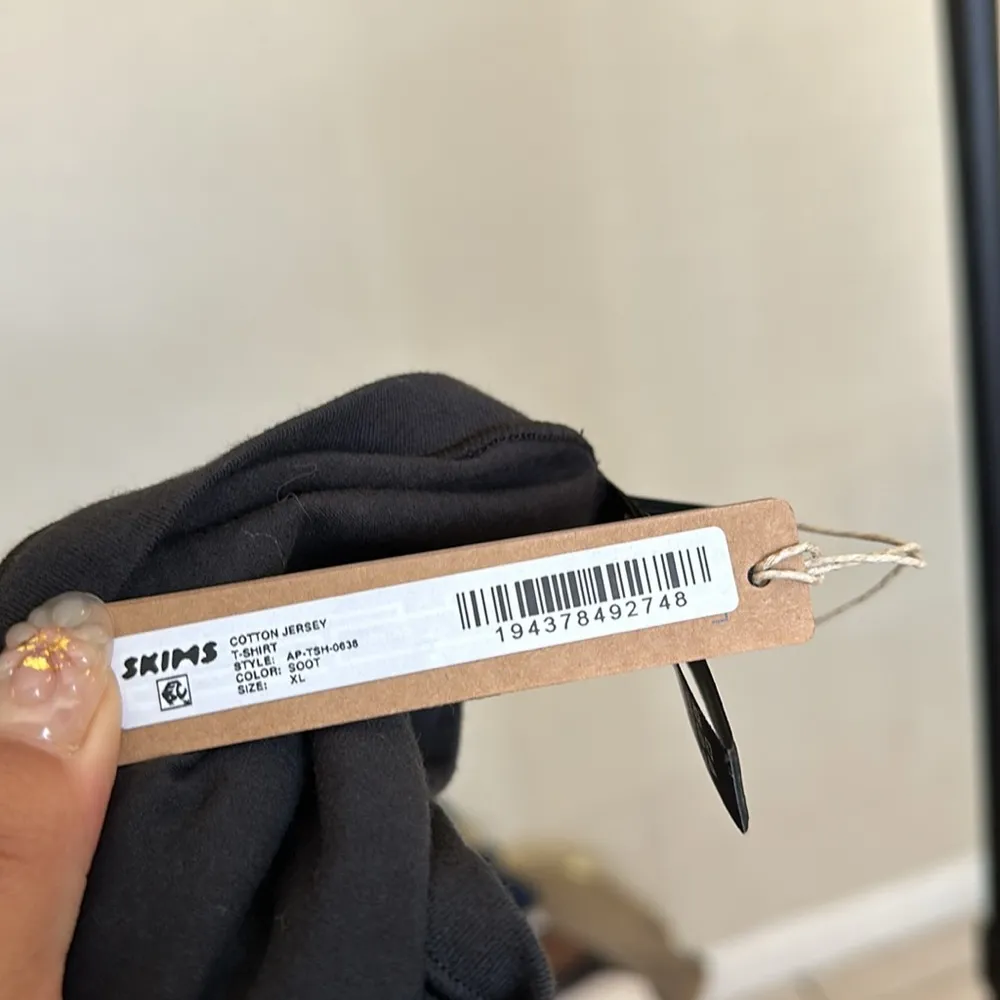 SKIMS Cotton Jersey T-Shirt | Soot NWT T shirt black‎ short sleeve - Image 7