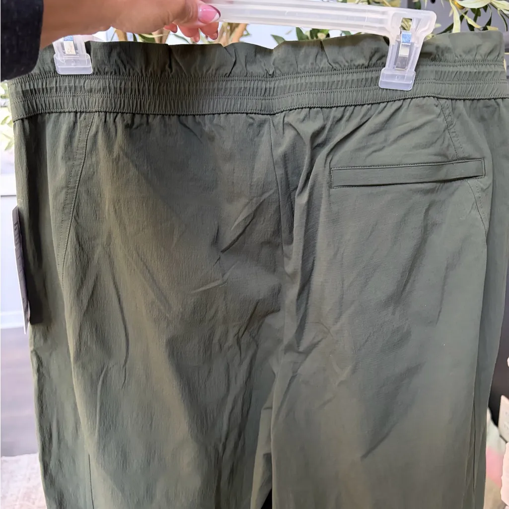 Athleta parachute pants Sz L nwt - Image 2