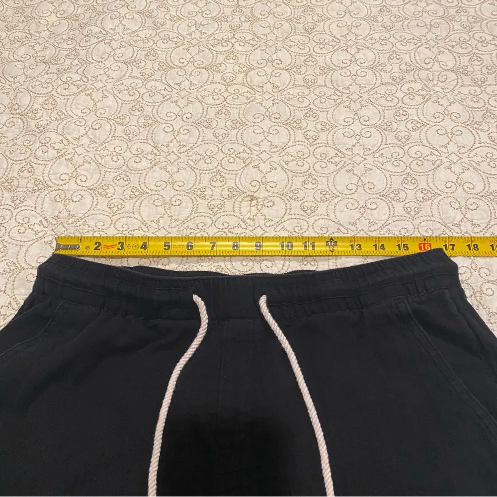 Old Navy Women’s Black Shorts Size Large - Image 5