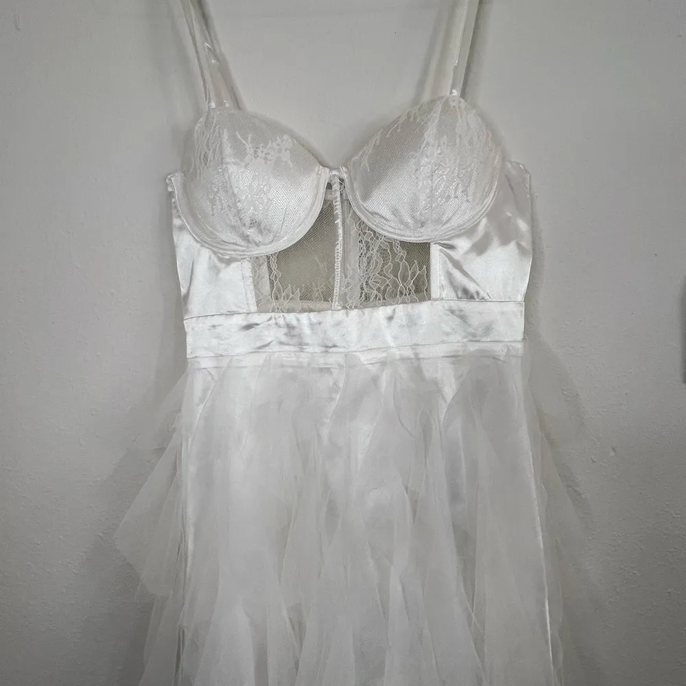 Lulu’s Women’s White Satin and Tulle Mini Dress Size Medium Bustier Style 32” - Image 6
