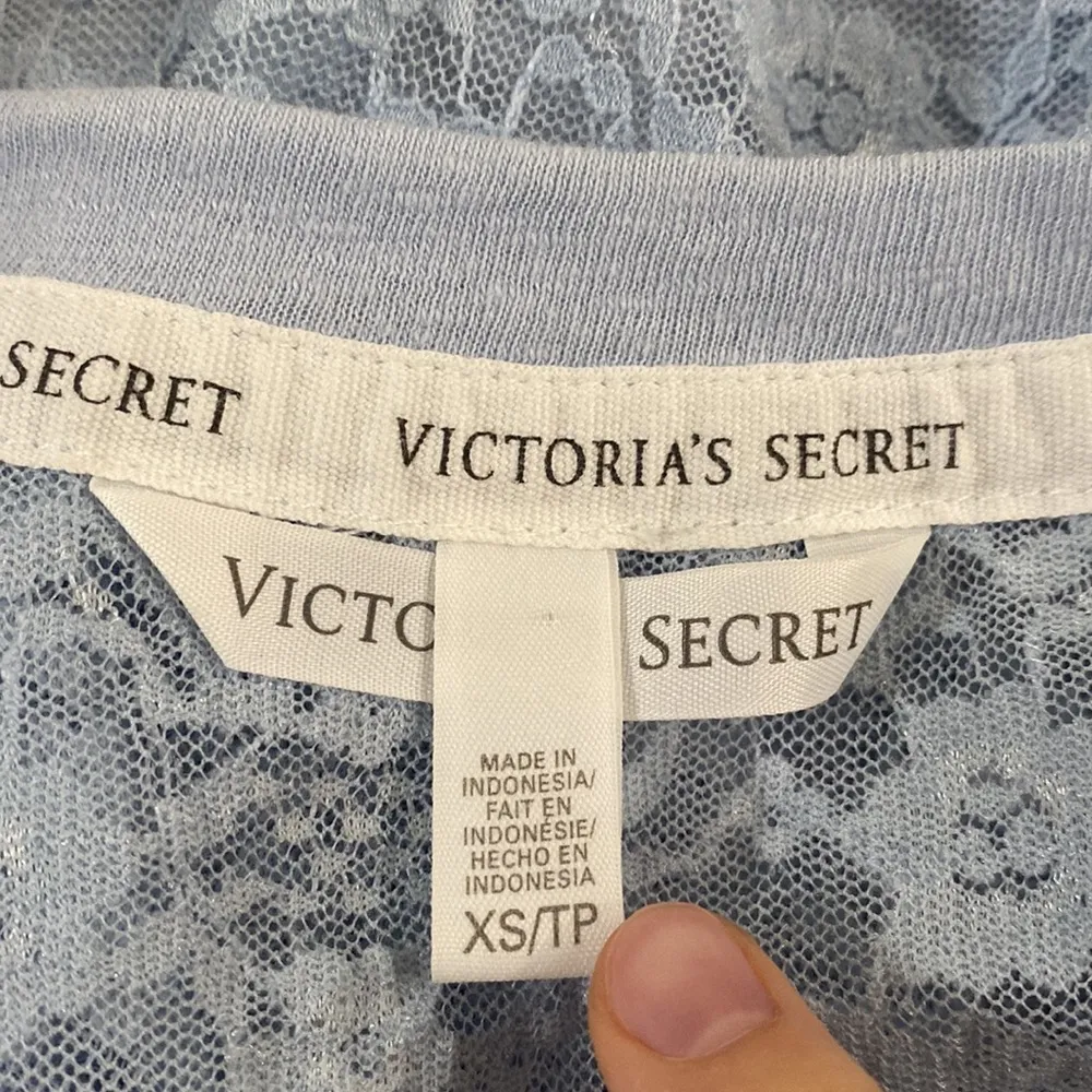 Victoria’s Secret slub cotton blend floral lace back t-shirt in baby blue sz XS - Image 9