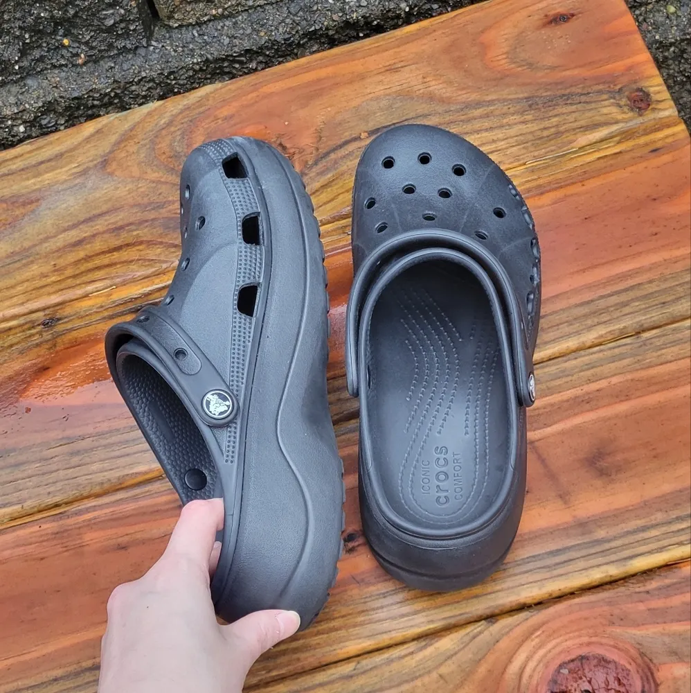 Women's Baya Platform Crocs - Image 6