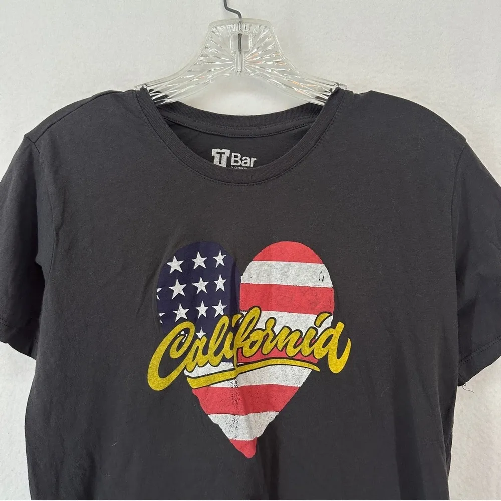 T Bar x Cotton On California American Flag Heart T Shirt Woman’s Small Gray - Image 2