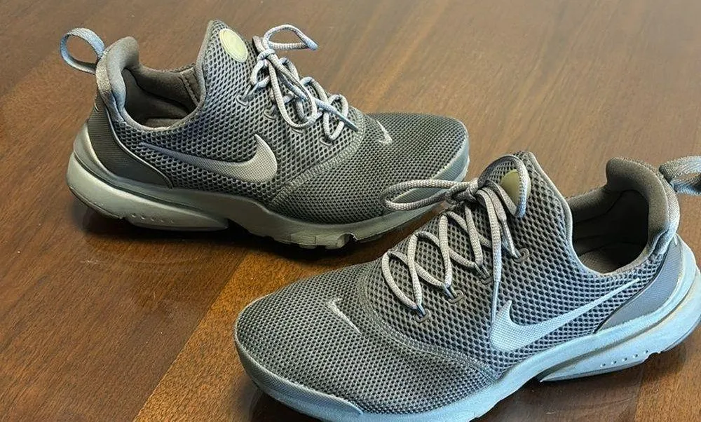 Woman’s Nike sneakers - Image 8