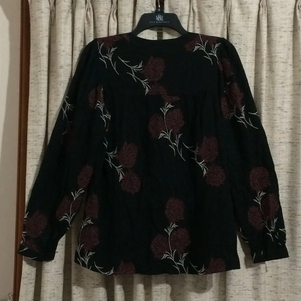 Pale Sky Francesca Floral Embroidered Tassel Detail Tunic Top Black - Image 10