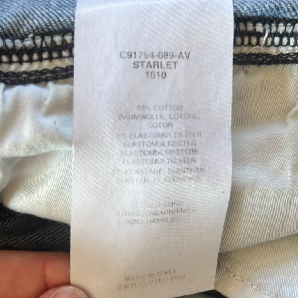 CLOSED "Starlet" straight legs raw hem ankle jeans. Size 29 Blue - Image 6