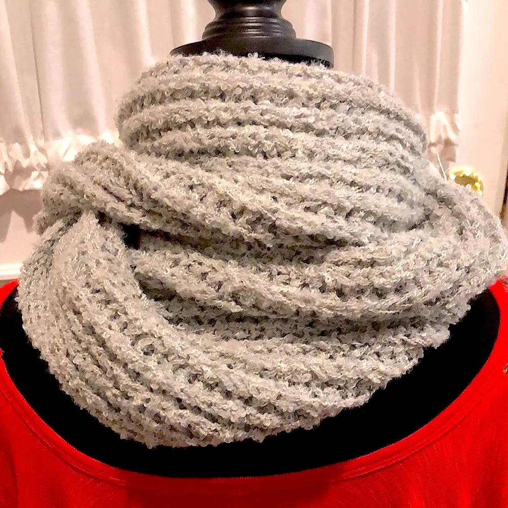 Women’s Grey Cable Knit Infinity Scarf / Neck Warmer NWT Gray - Image 3