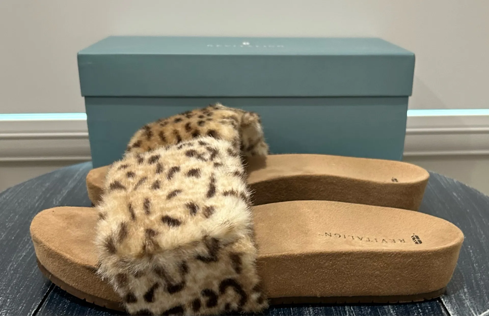 Revitalign Snow Leopard Slides Brown Size 8 - Image 5