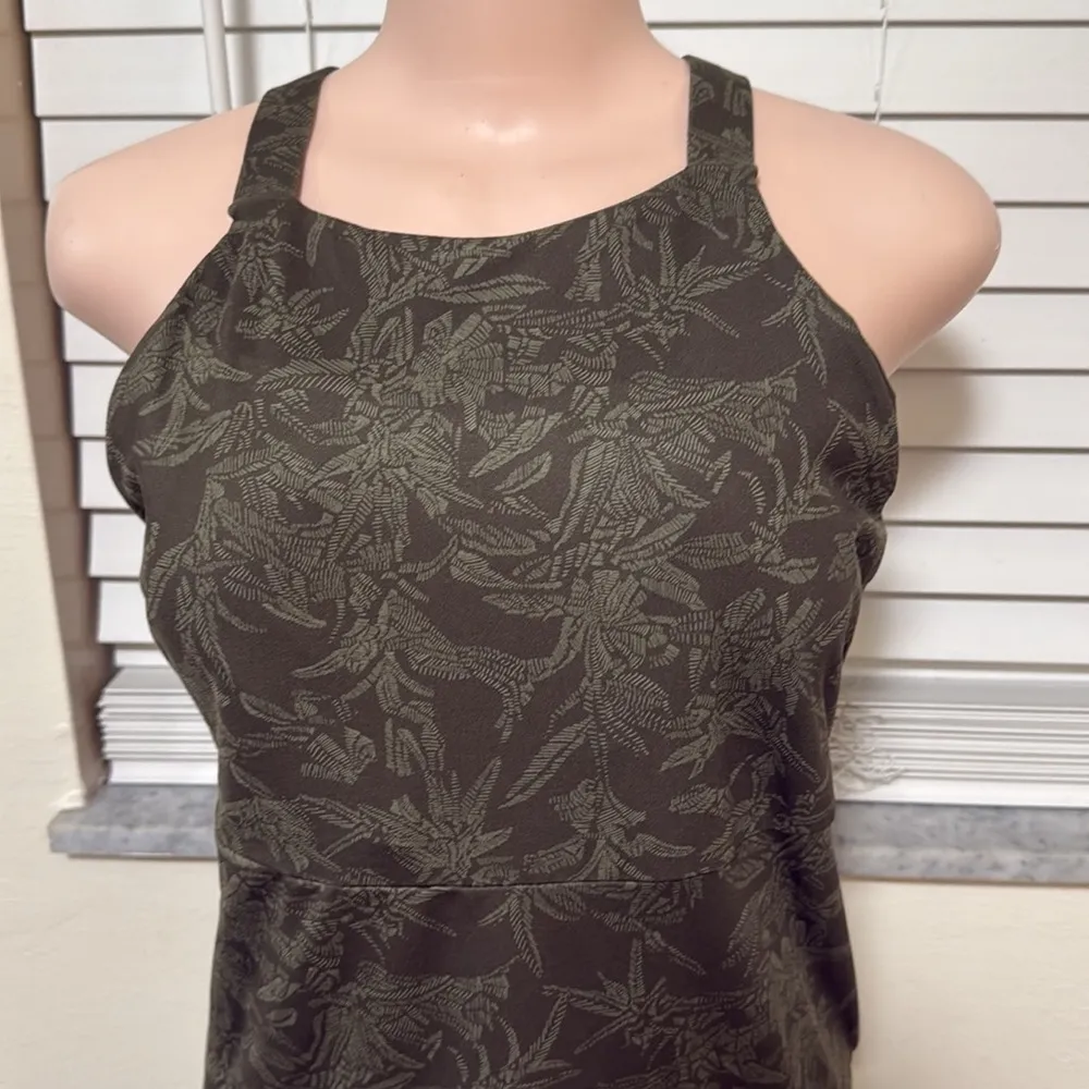 Patagonia olive leaf knit athletic crossback woman dress size Large padded bra - Image 2