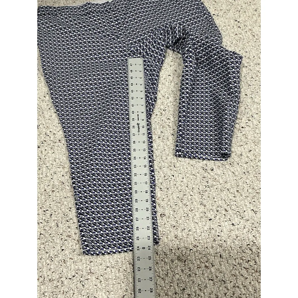 Woman’s Porcphrase 18w Blue Black White Geometric Capri Pants Casual - Image 4