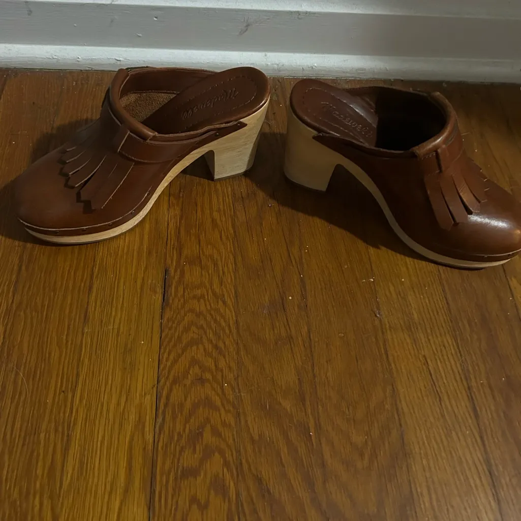 Madewell Brown Leather Fringe Clogs size 6 - Image 3