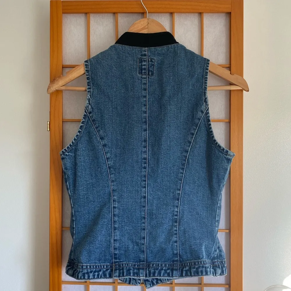 • vintage gap jean vest • - Image 2