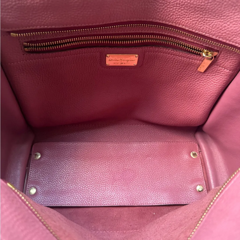 💐Simply gorgeous Ferragamo Leather Tote. 💐 - Image 4