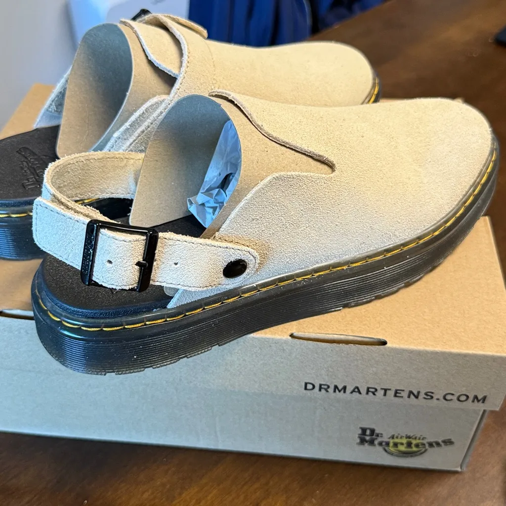 NEW Dr. Martens Carlson Warm Sand Mules Unisex 10 Men 9 Women - Image 3