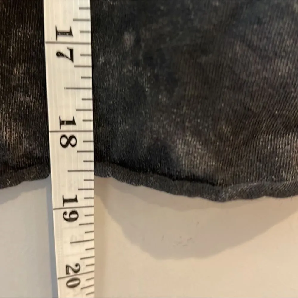 KISS Distressed Graphic Cropped Tee Black - Image 6