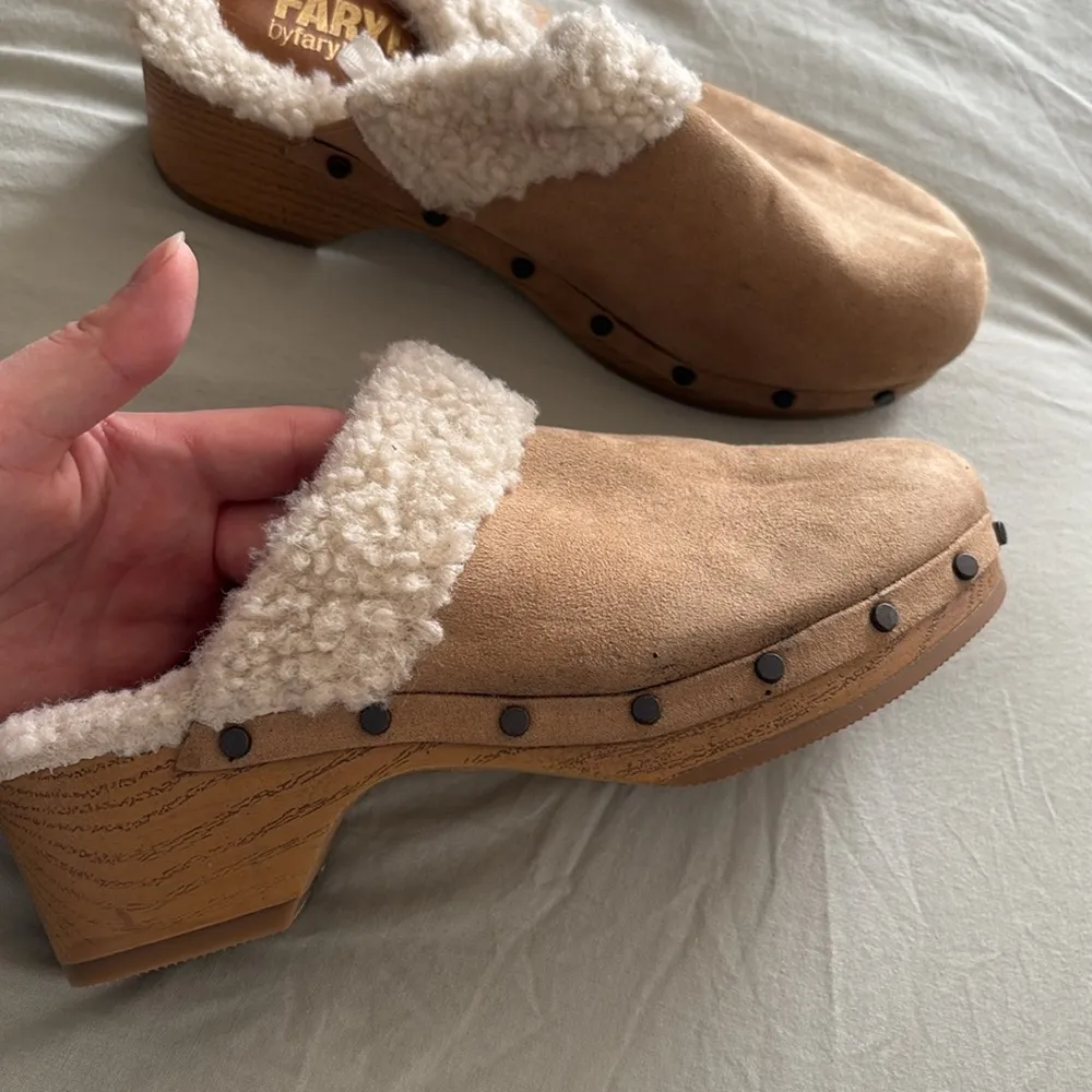 FARYL by FarylRobin Tan Faux Sheepskin Studded Mule Clogs Women’s Size 6 - Image 2